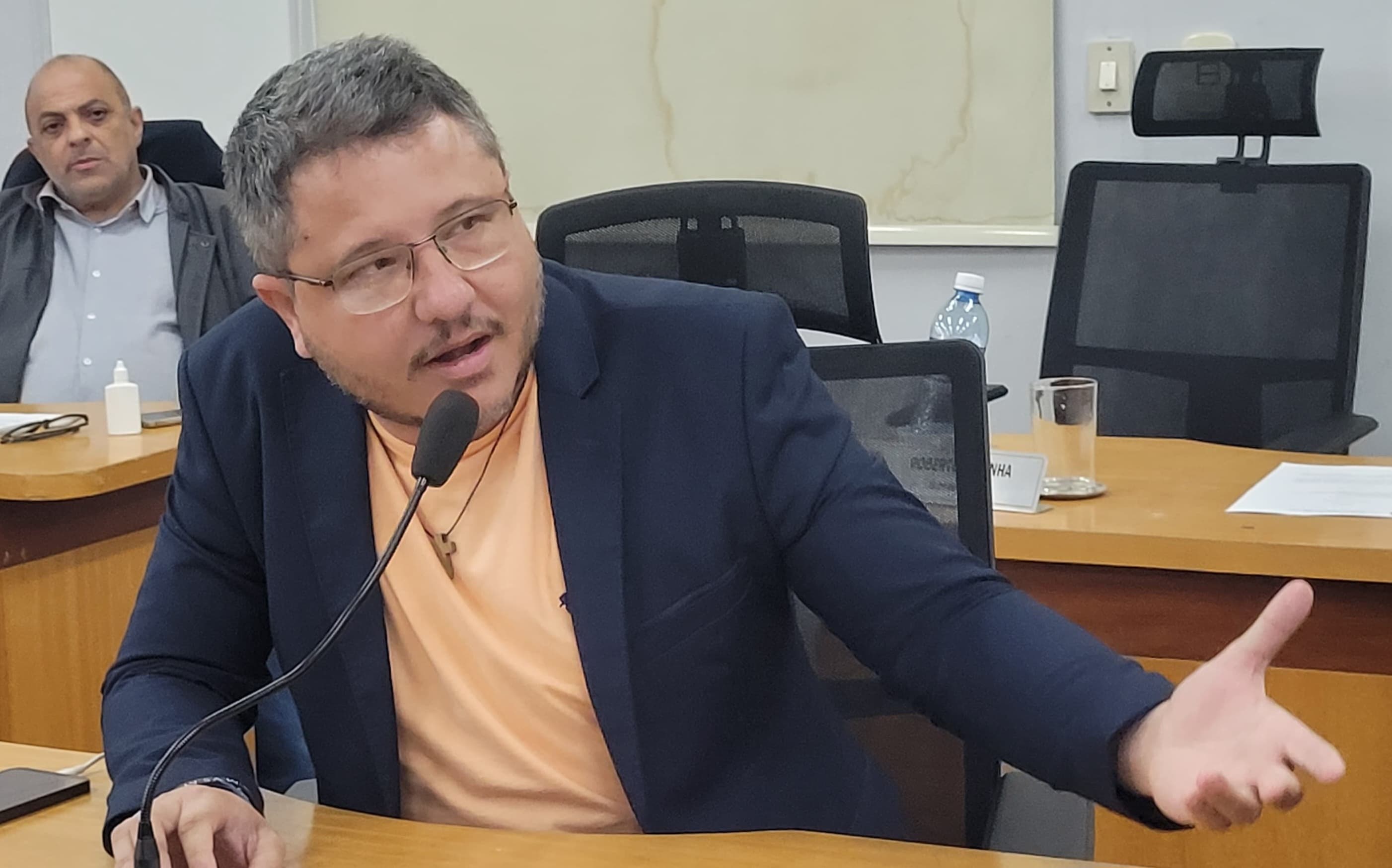 Cazarin pede intervenção do Poder Público para garantir segurança na Orla dos Ipês