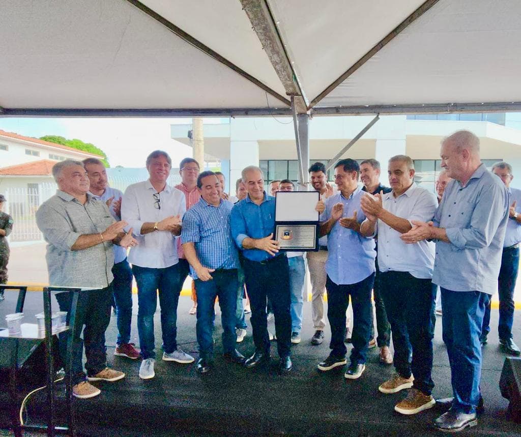 Azambuja se torna Cidadão Corumbaense; título foi entregue durante inauguração do novo PS