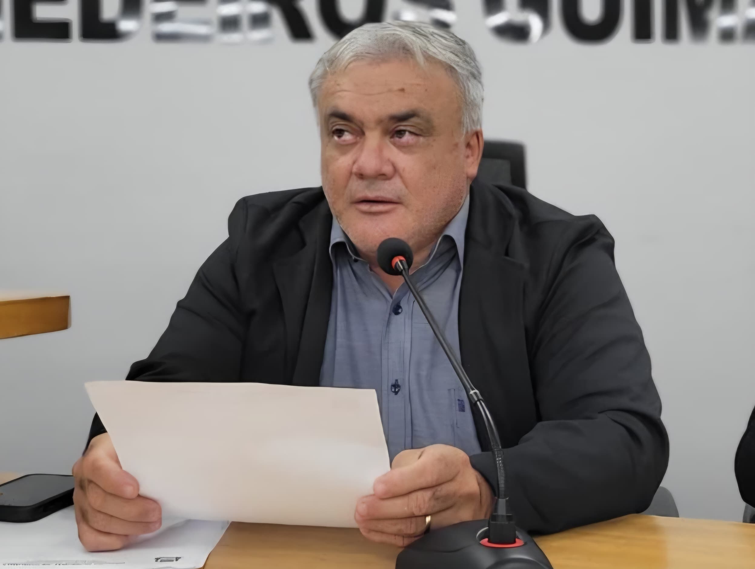 Genilson faz alerta sobre necessidade de intervenções urgentes na Escola Luiz de Albuquerque