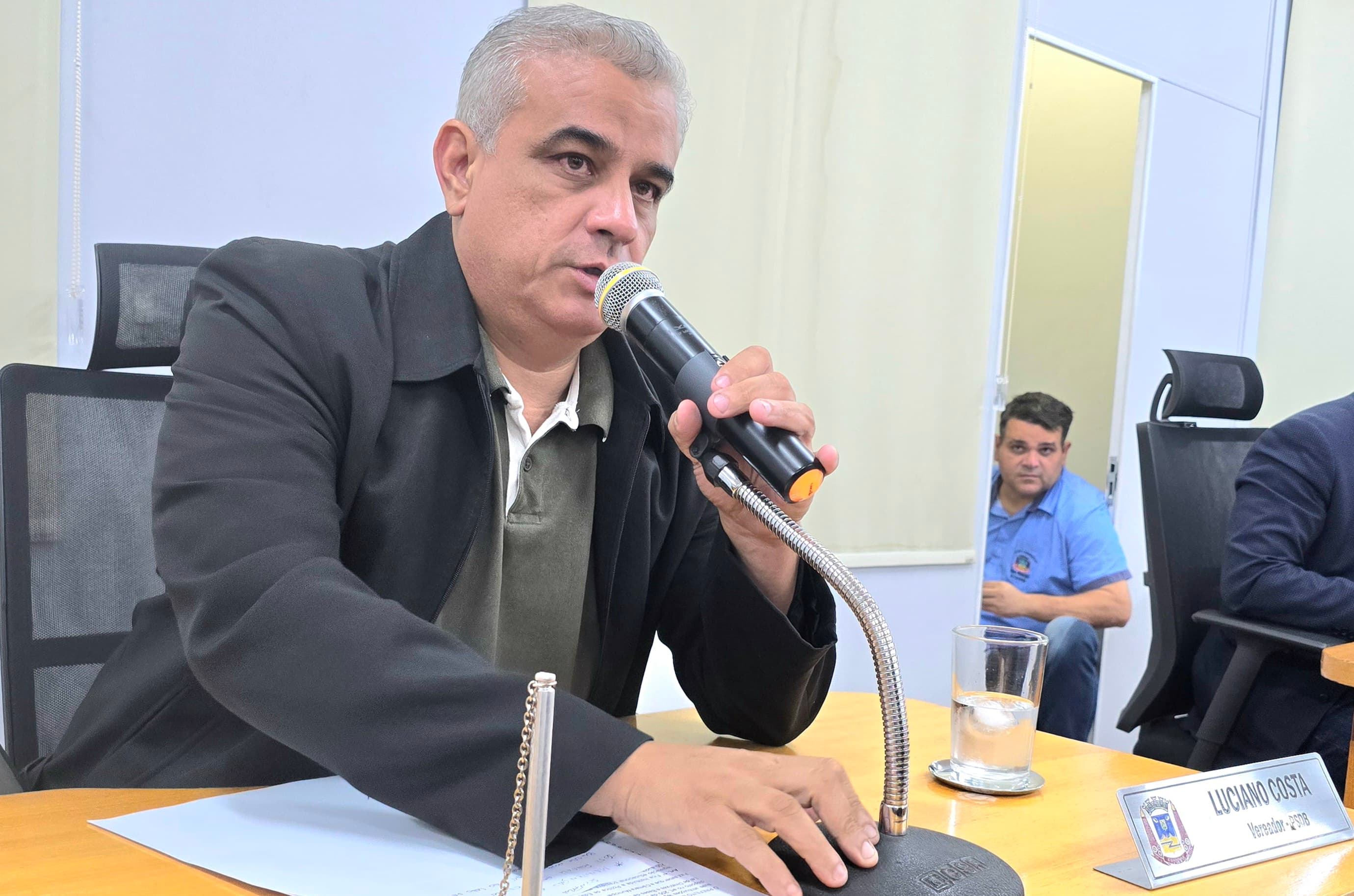 Vereador cobra recuperação de pavimento da Rua José Fragelli, na Nova Corumbá