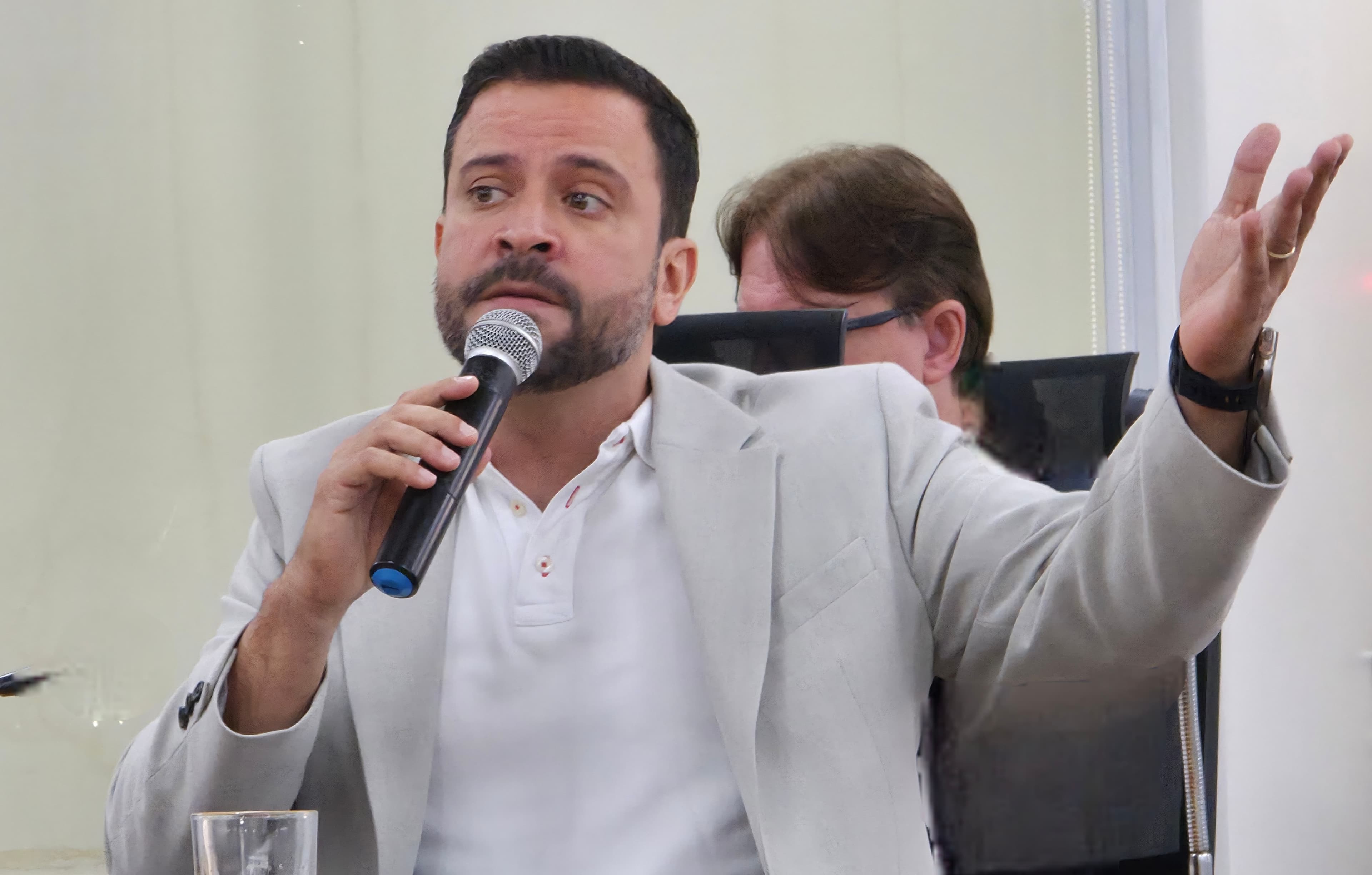 Elinho cobra maior fiscalização de veículos de grande porte na rodovia BR-262