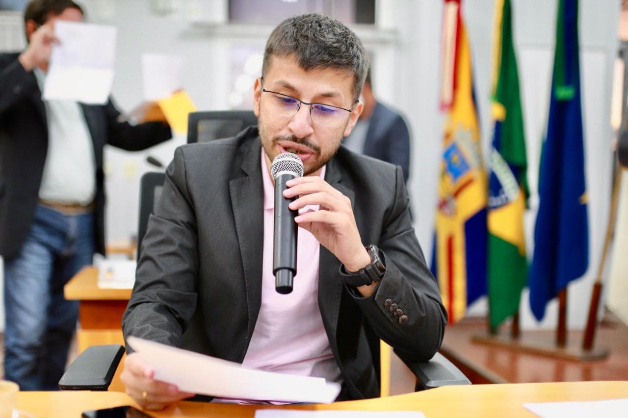 Vereador pede que sinalização seja refeita para maior segurança de alunos de pedestres