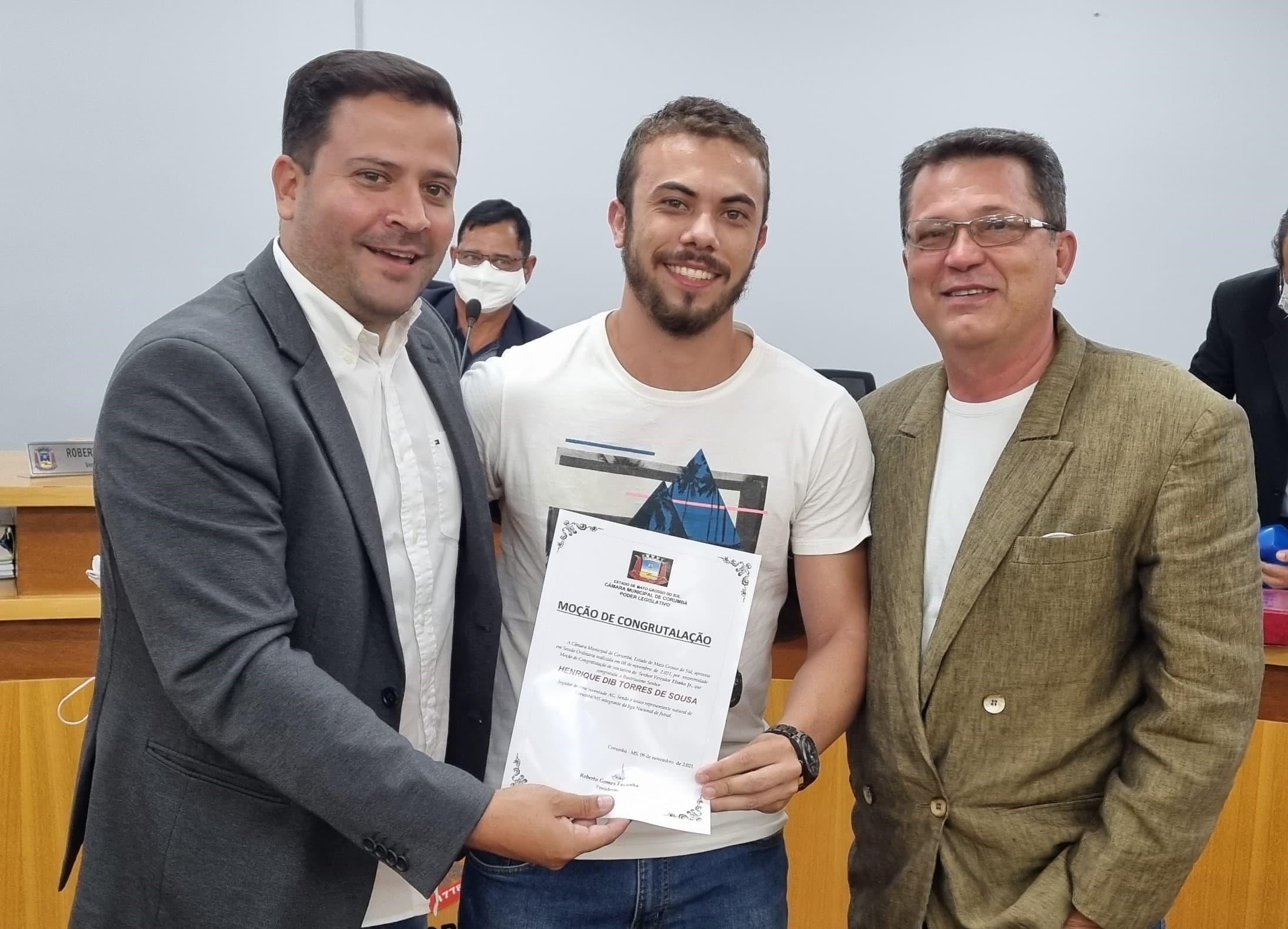 Vereador reivindica pavimentação de vias para melhorar condições de tráfego