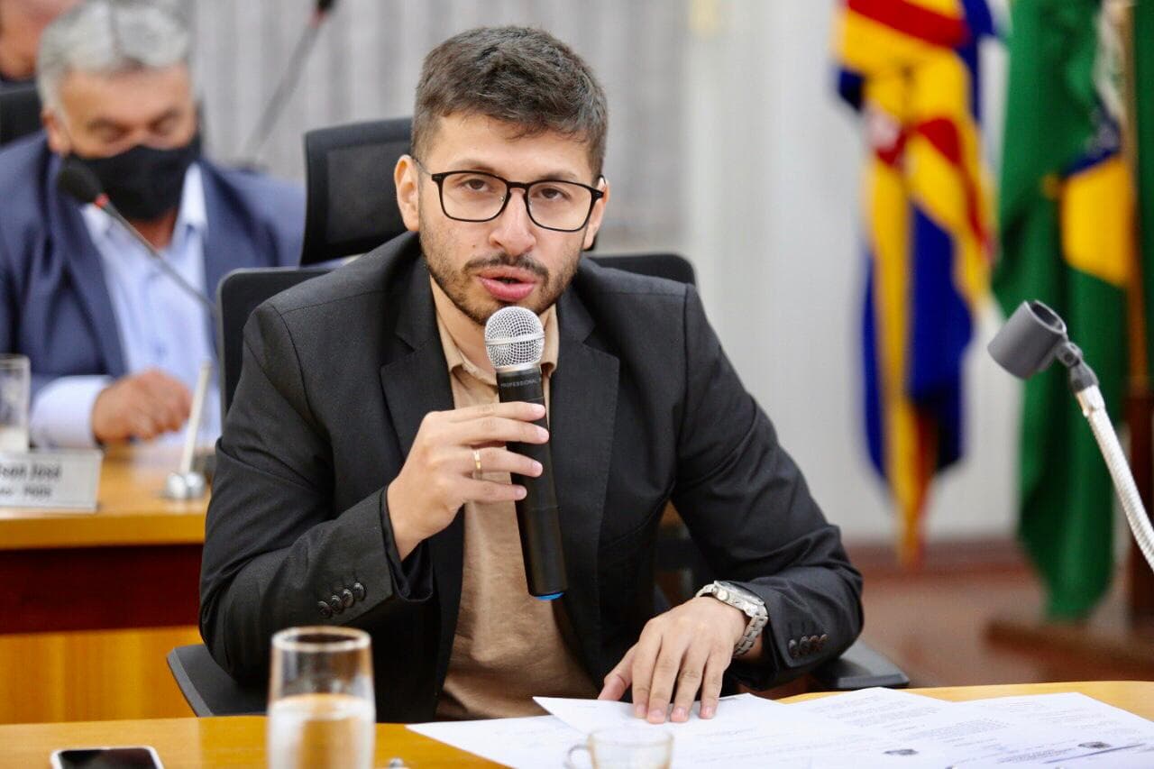 Para eliminar pontos de alagamentos, vereador pede drenagem no Cravo Vermelho