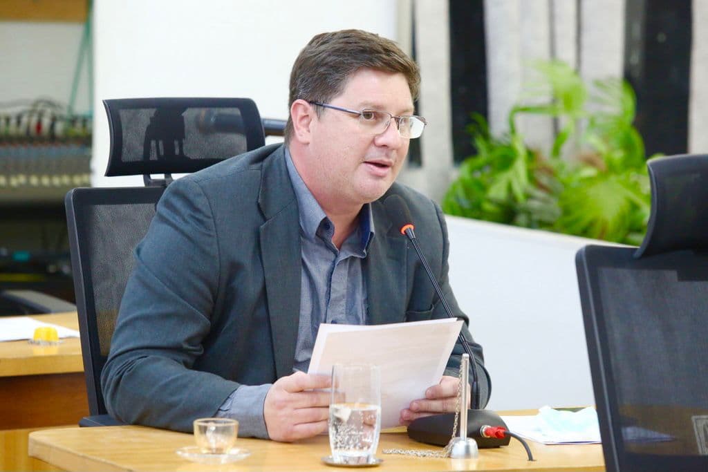 Vereador pede coleta de lixo periódica no Distrito de Porto Esperança