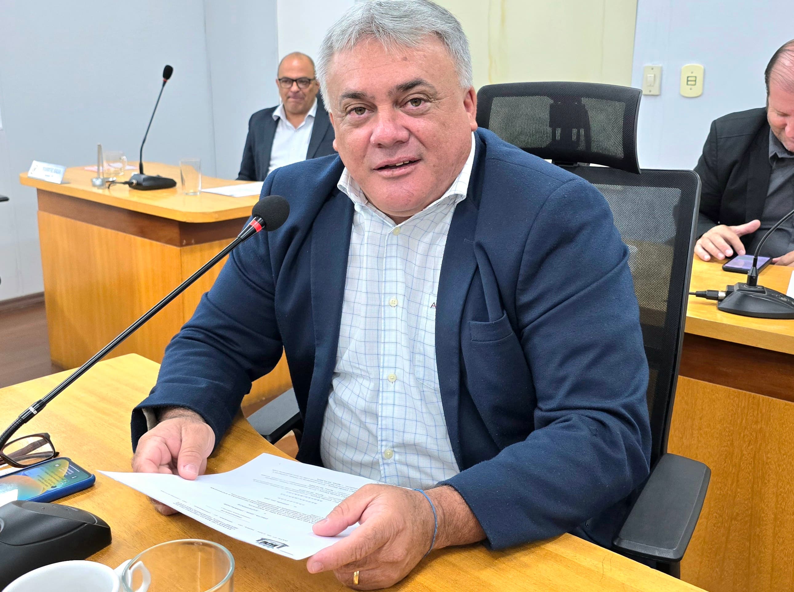Vereador pede recuperação de pavimento no Bairro Padre Ernesto Sassida