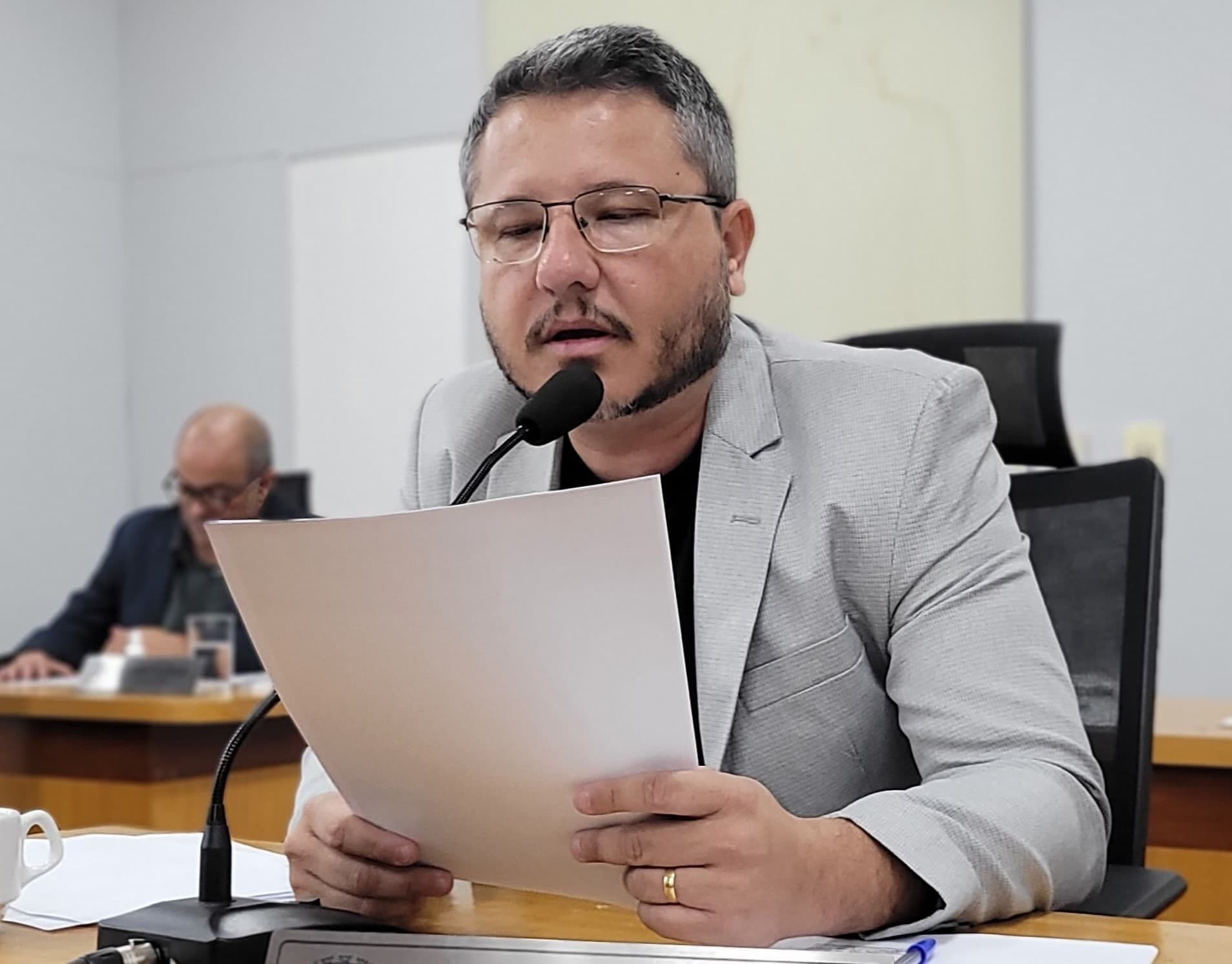 Matheus pede cópia do relatório técnico sobre transição de governo