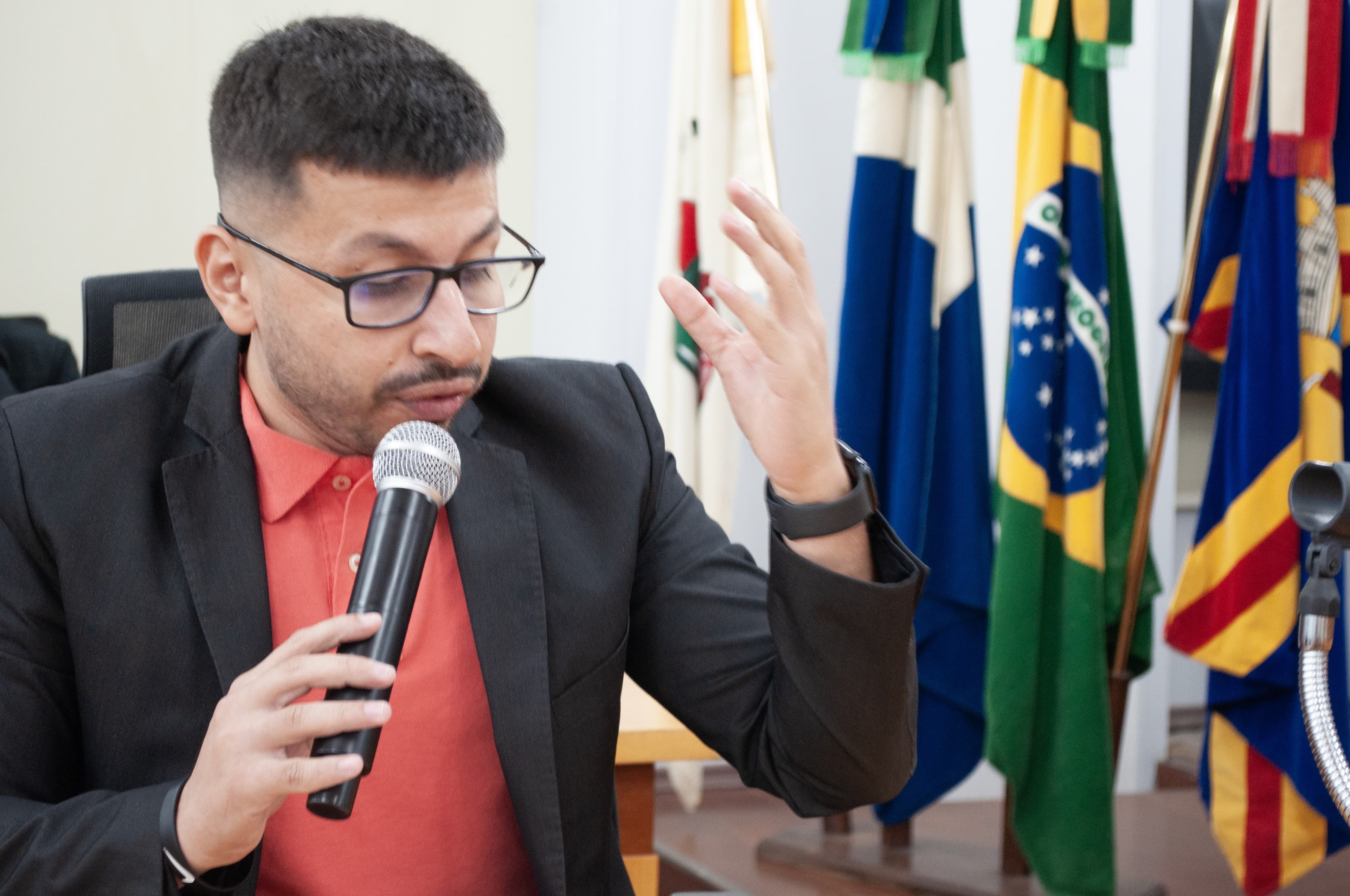 Vereador cobra fiscalização do Poder Público para combater queimadas na área urbana