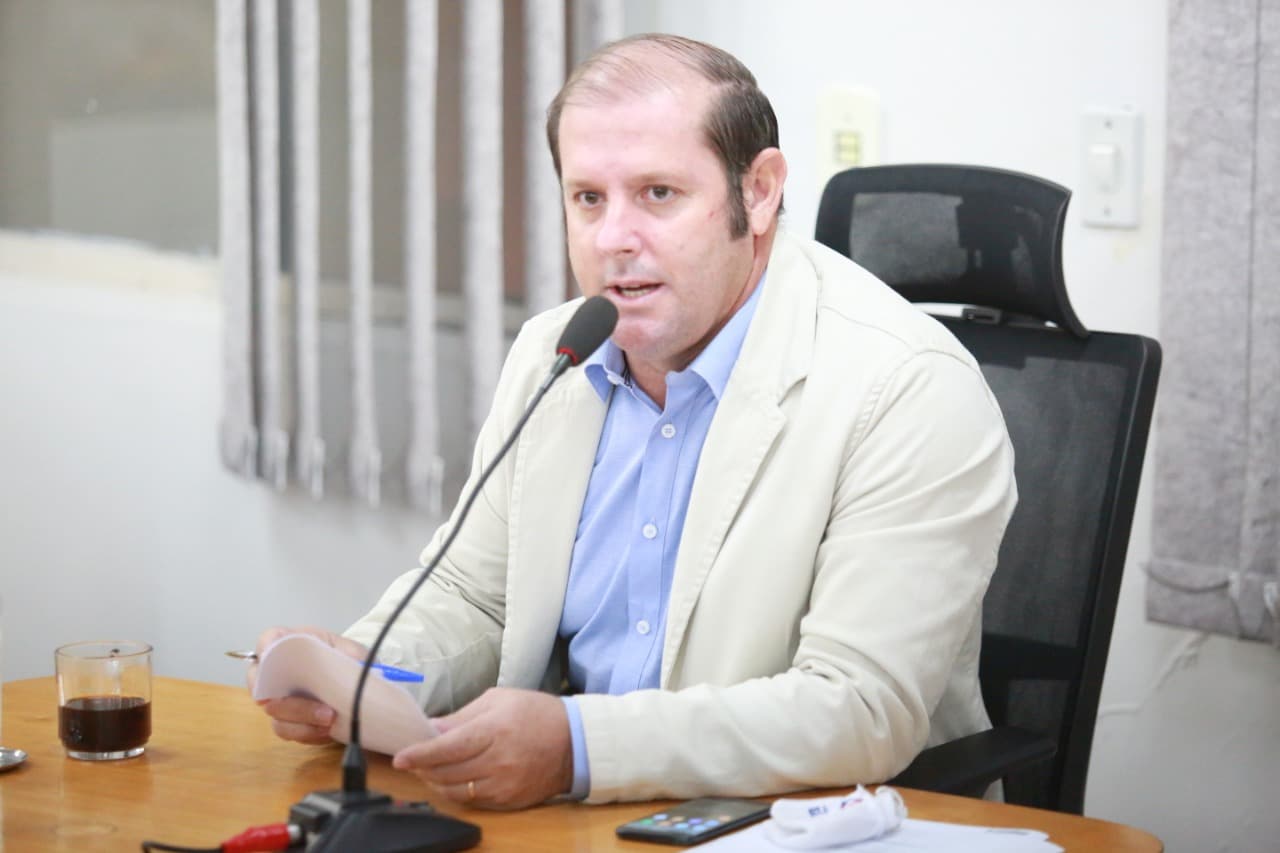 Vereador pede pavimentação e iluminação pública de vias na parte alta