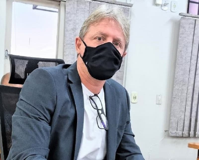 Vereador reivindica pavimento e melhorias de vias públicas na cidade
