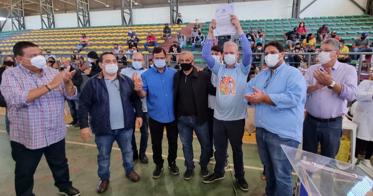 Ato no Poliesportivo marca início da vacinação em massa contra Covid em Corumbá