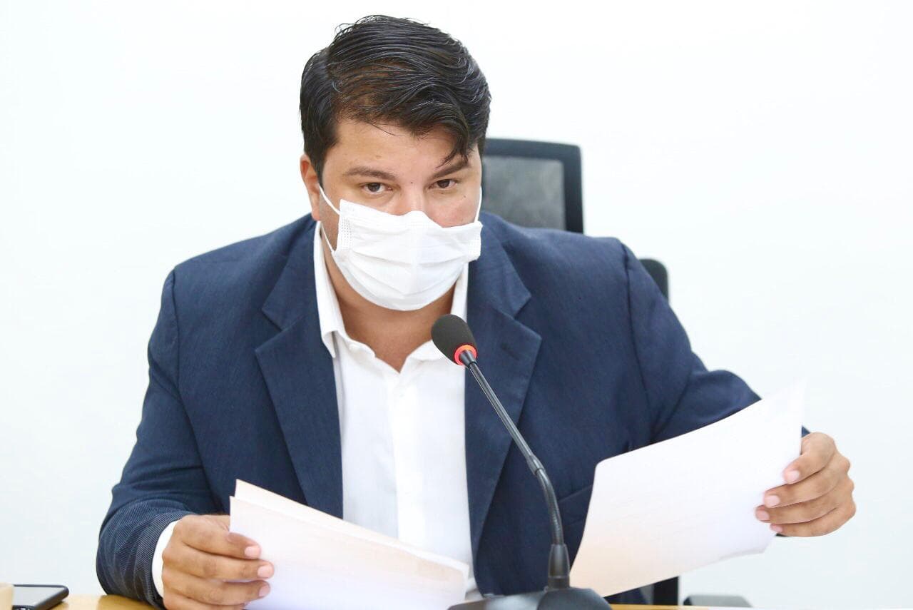 Vereador busca saber prazo de conclusão do novo Laboratório Municipal