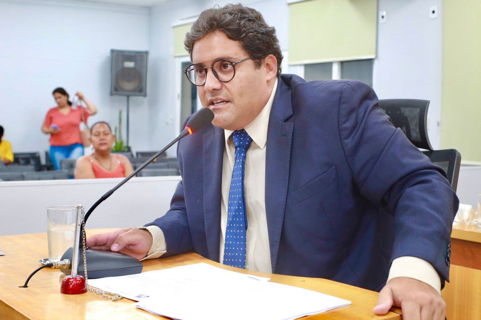Vereador busca informações sobre prazo de conclusão das obras do Centro de Saúde da Mulher