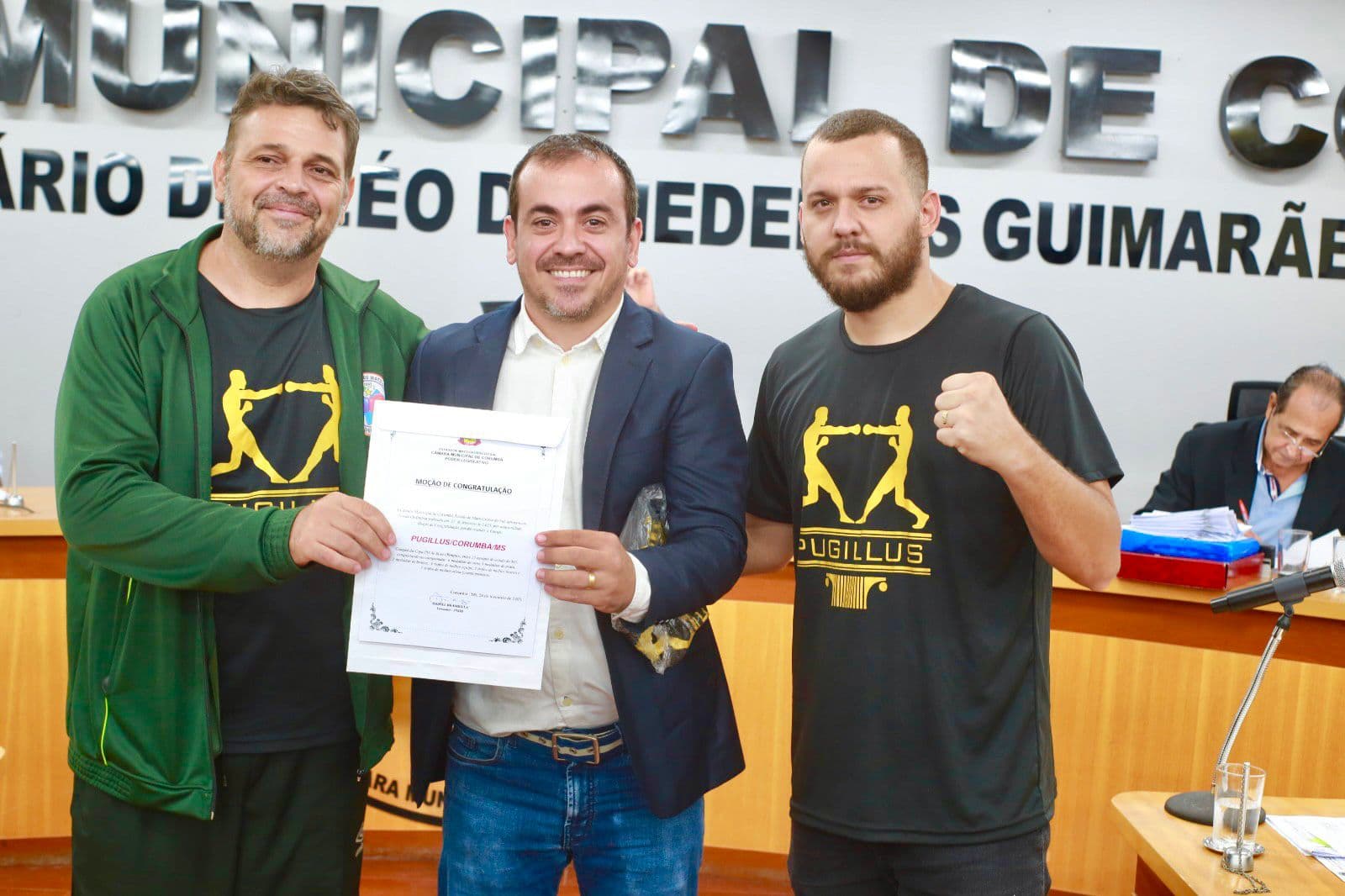 Equipe da Pugillus Corumbá é homenageada na Câmara por título em competição estadual
