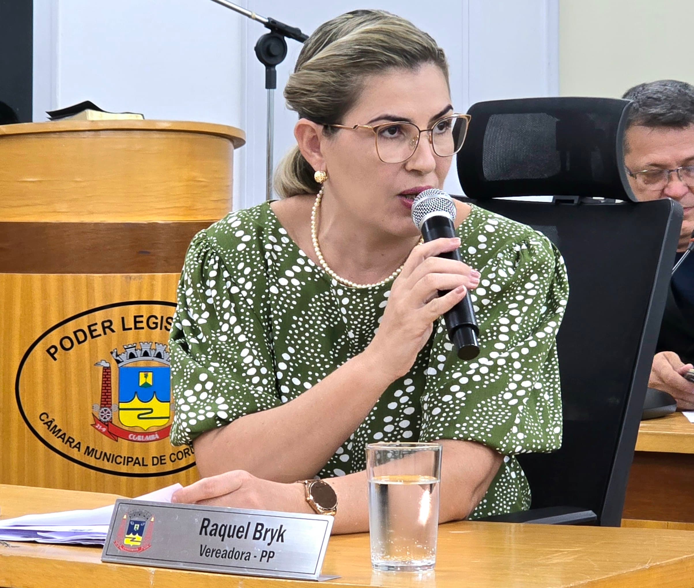 Vereadora busca informações sobre exames do pré-natal na Saúde Pública