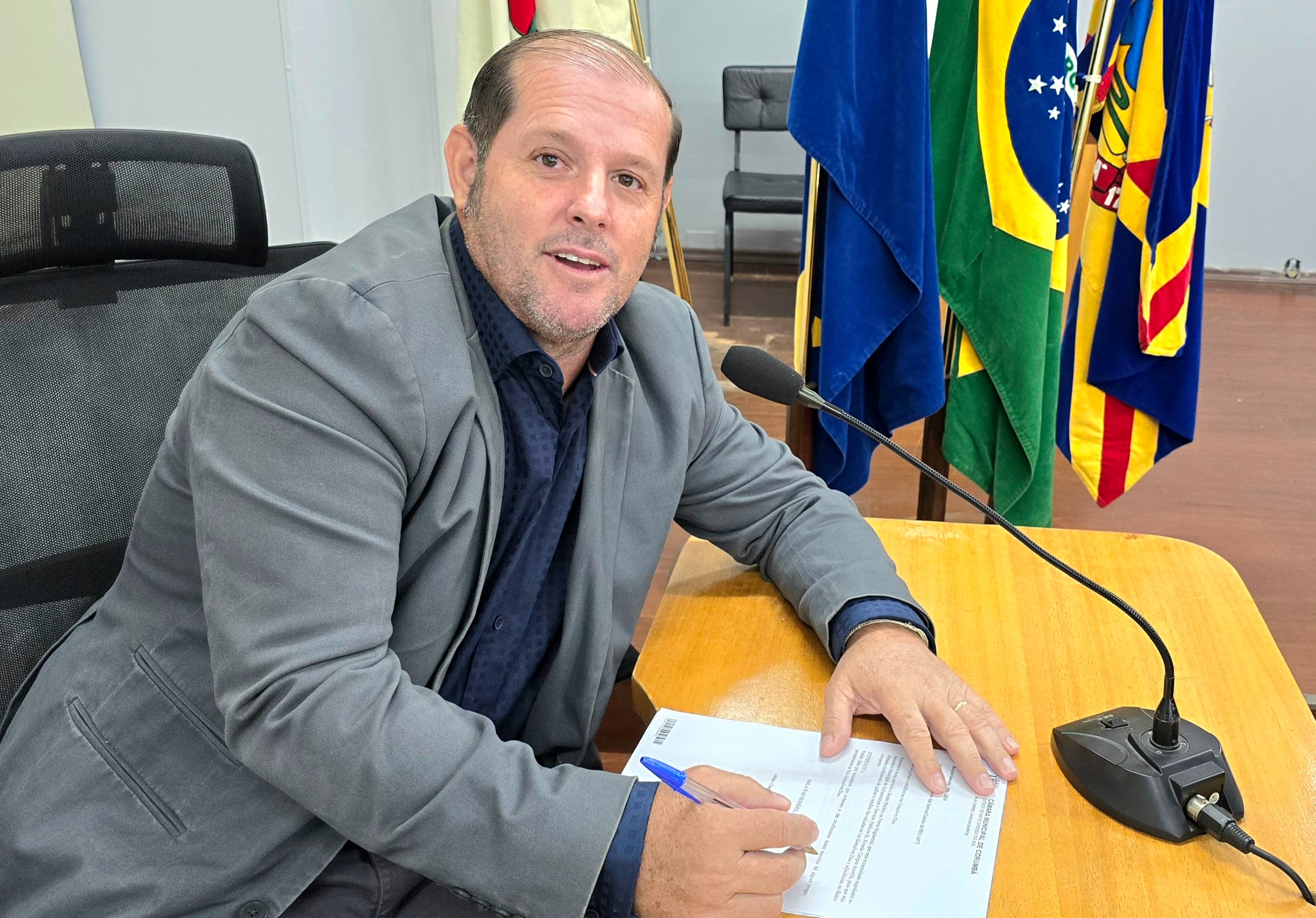 Vereador reivindica serviços de limpeza da Rua Gonçalves Dias, no Aeroporto