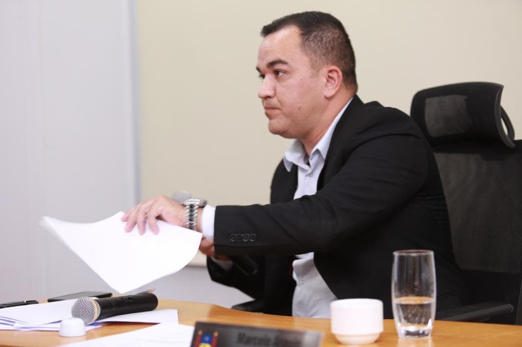 Proposta exibição de vídeos educativos antidrogas em estabelecimentos de ensino