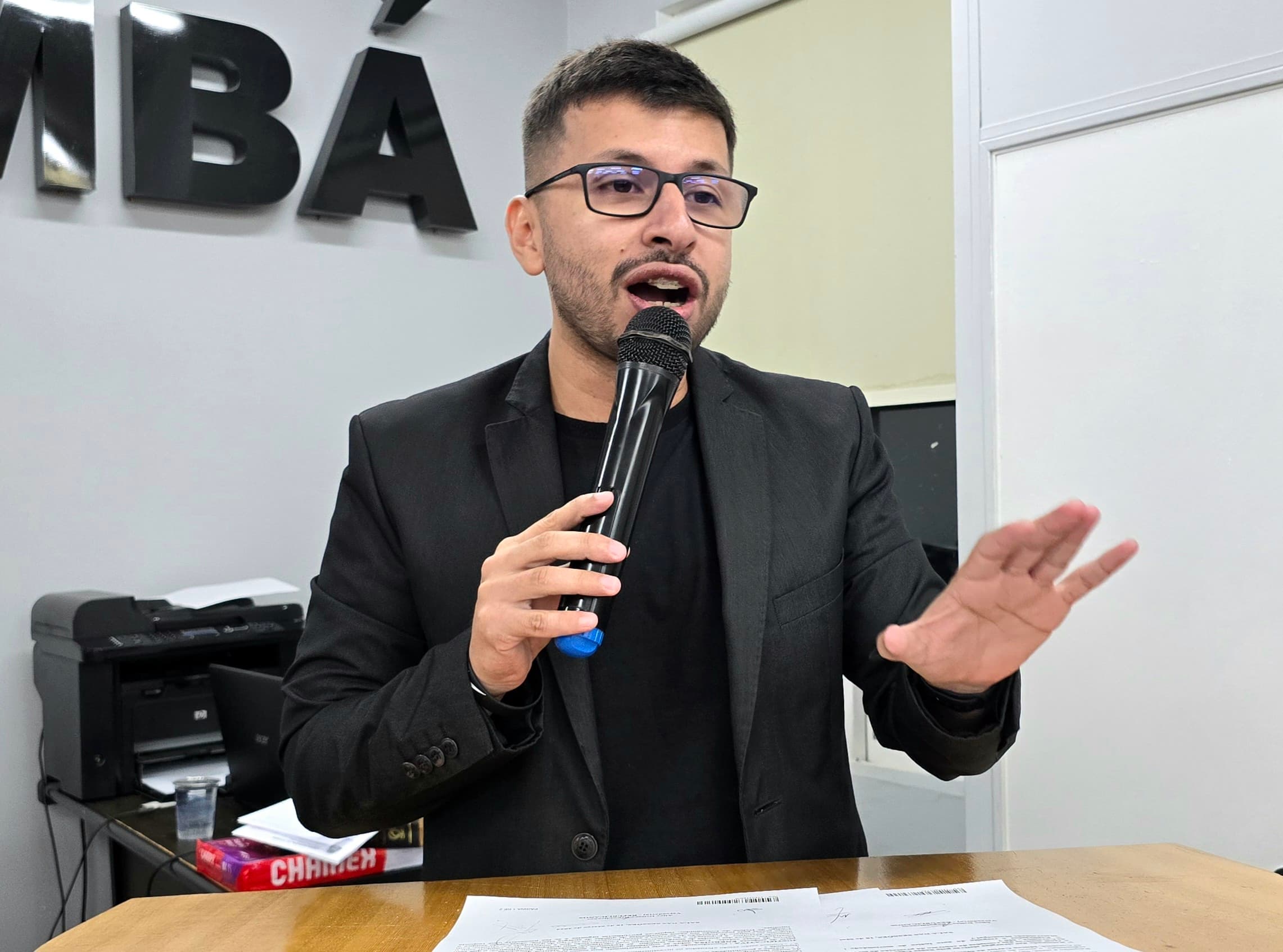 Vereador cobra informações sobre quedas constantes de energia elétrica na cidade