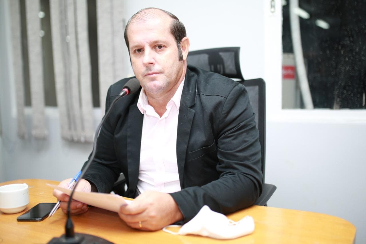 Recuperação do pavimento da Rua Agostinho Mônaco é solicitada à Prefeitura