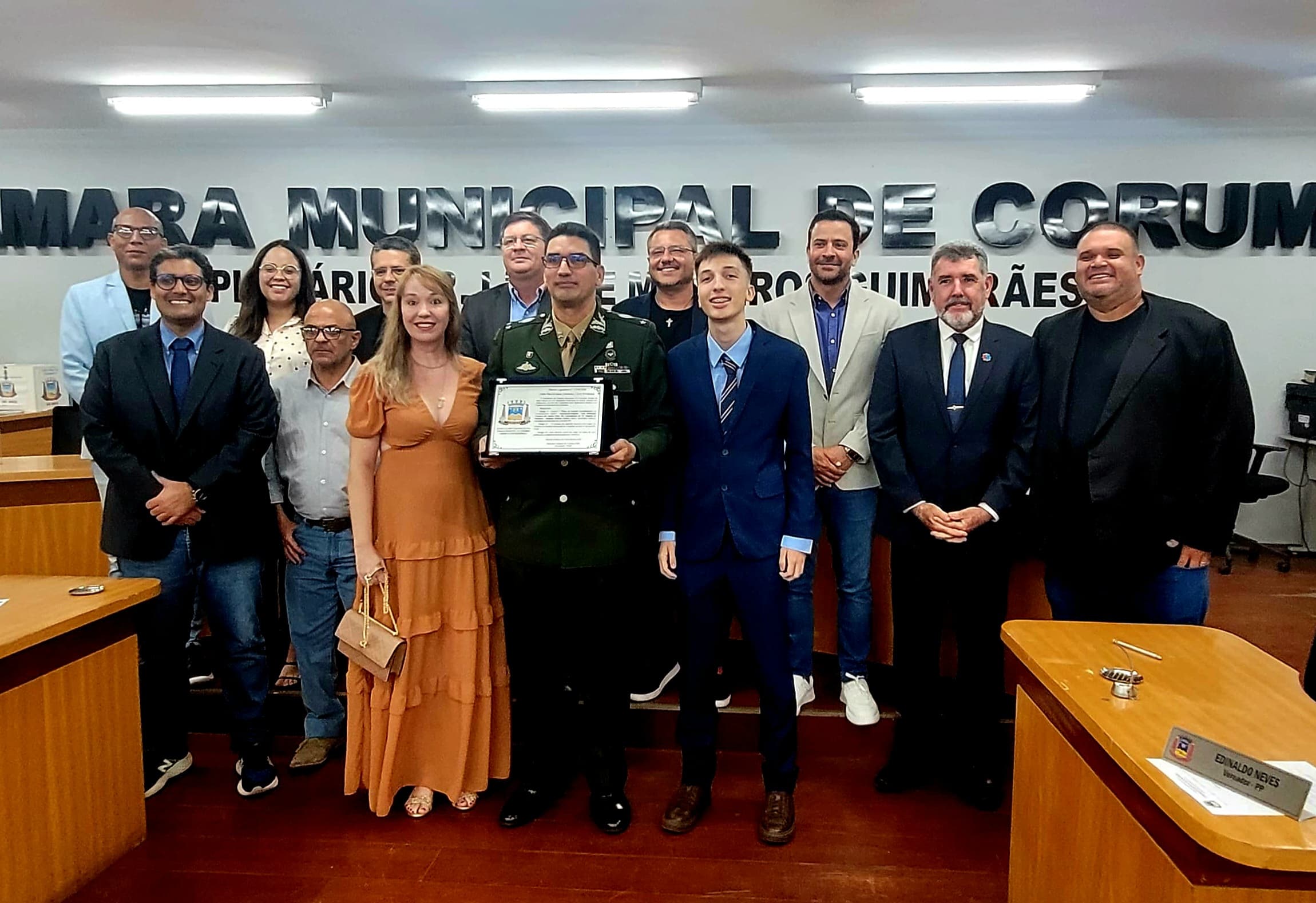 Câmara homenageia general-de-brigada Carneiro com o título de Cidadão Corumbaense