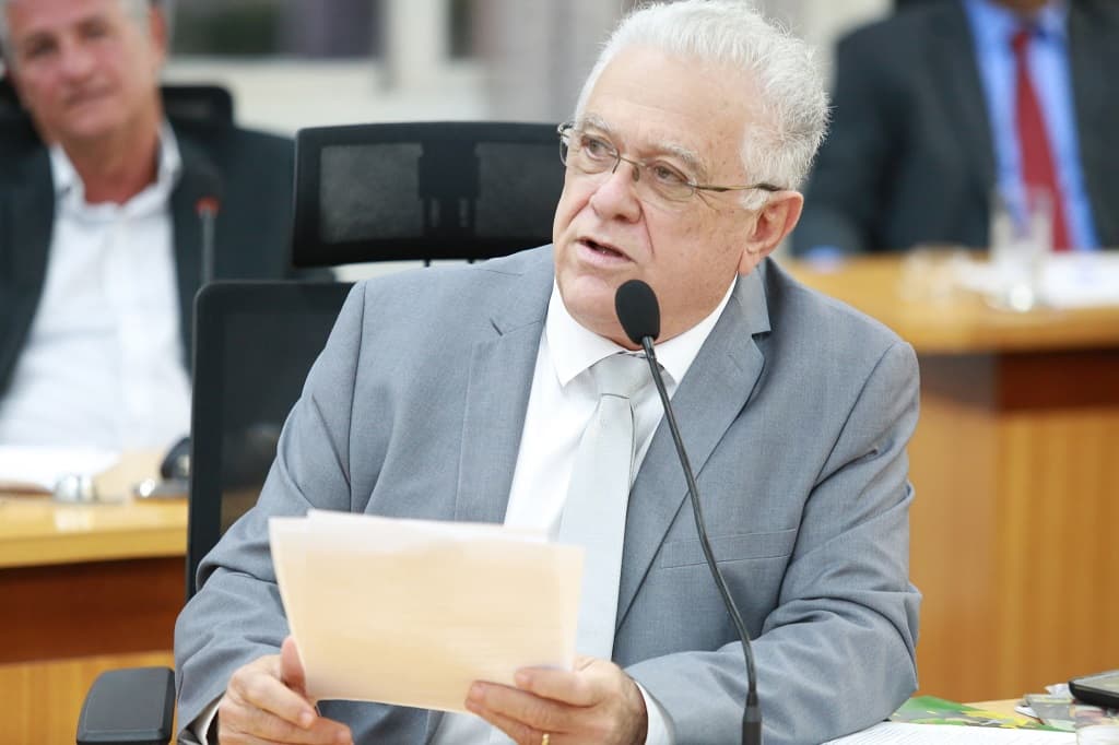Vereador pede que Prefeitura emita carnês do Refis com todas as parcelas