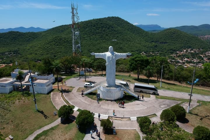 Vereador reforça pedido pela revitalização e manutenção do Cristo Rei do Pantanal
