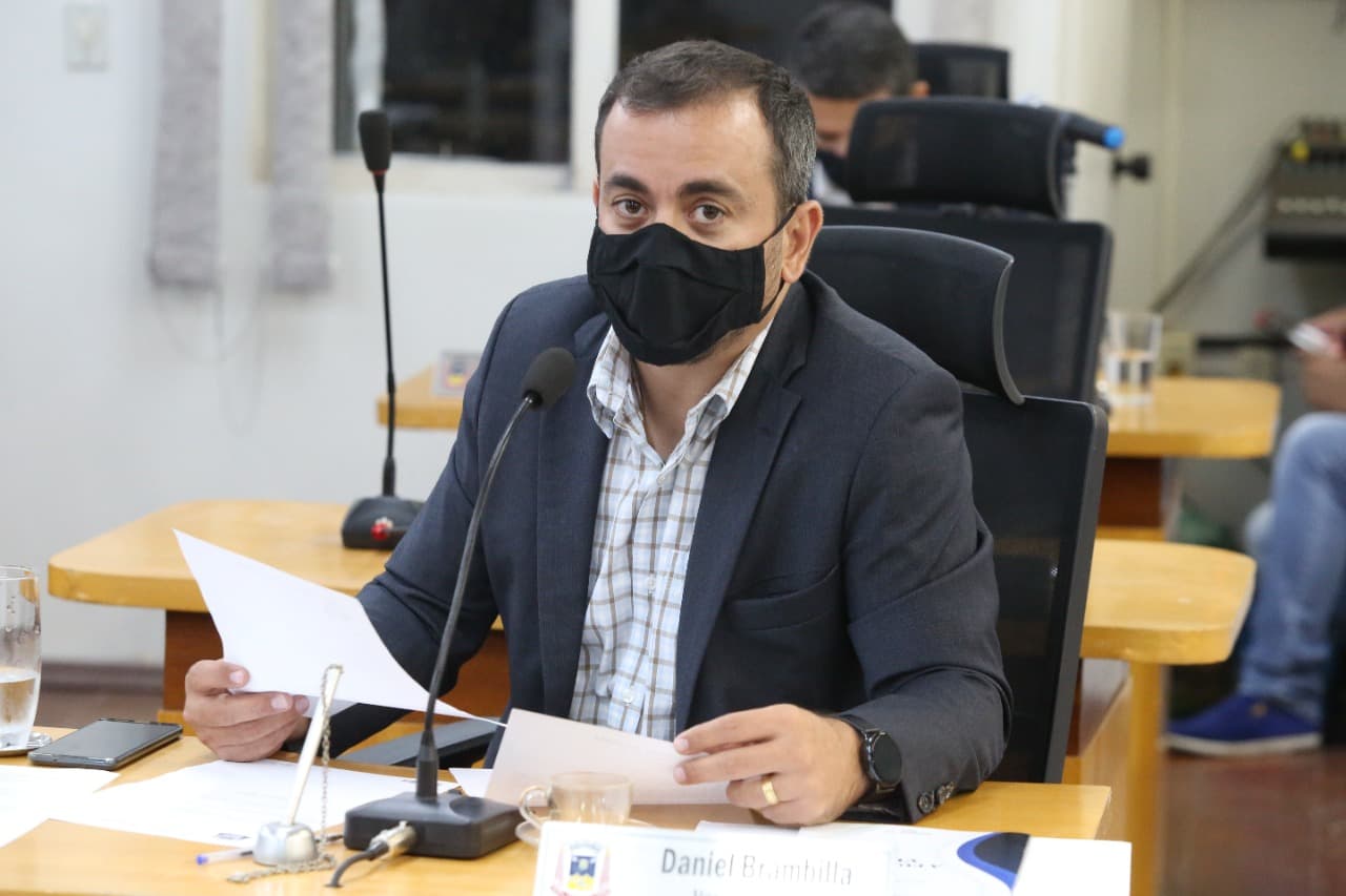 Vereador pede melhor sinalização para conter excesso de velocidade na Frei Mariano