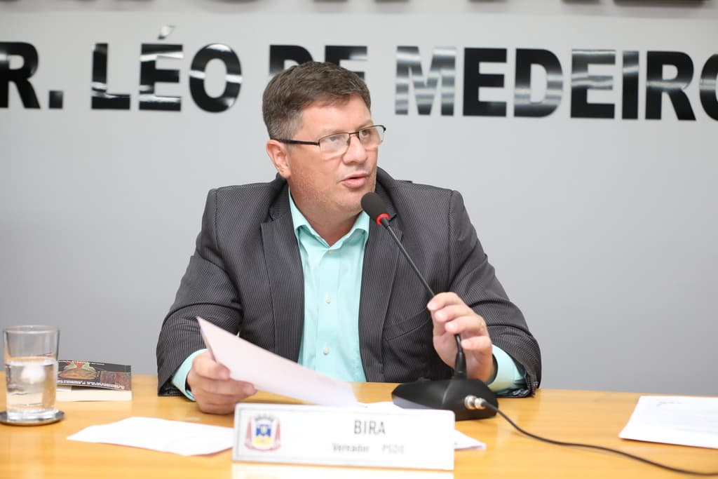 Câmara aprova homenagem a pastor por projeto que combate abuso sexual e violência