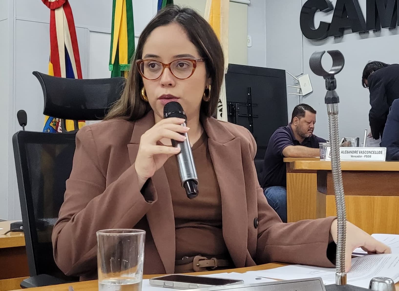 Hanna pede apoio de senadora para atender agricultores familiares com caminhão pipa