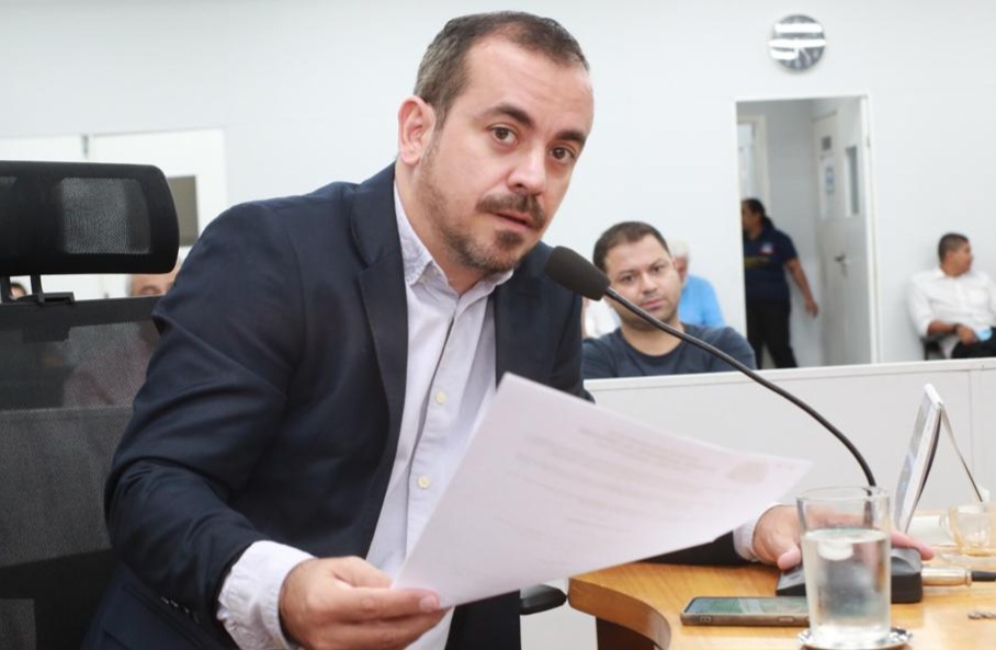 Na Câmara, vereador pede mutirão de limpeza no Residencial Flamboyant