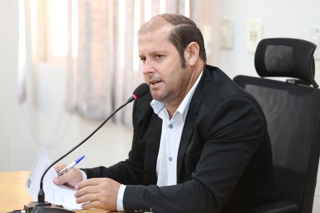 Vereador reivindica pavimentação de vias públicas na parte alta da cidade