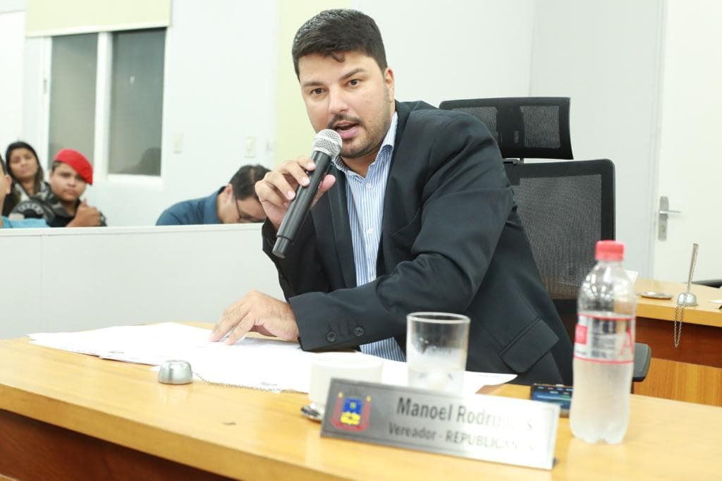 Na Câmara, vereador reivindica asfalto no Bairro Popular Velha