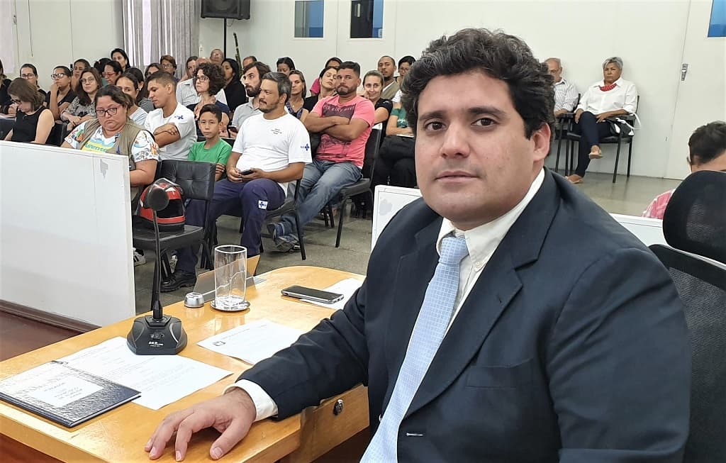 Na Câmara, vereador entra com Projeto de Lei que cria Programa Escola Avisa