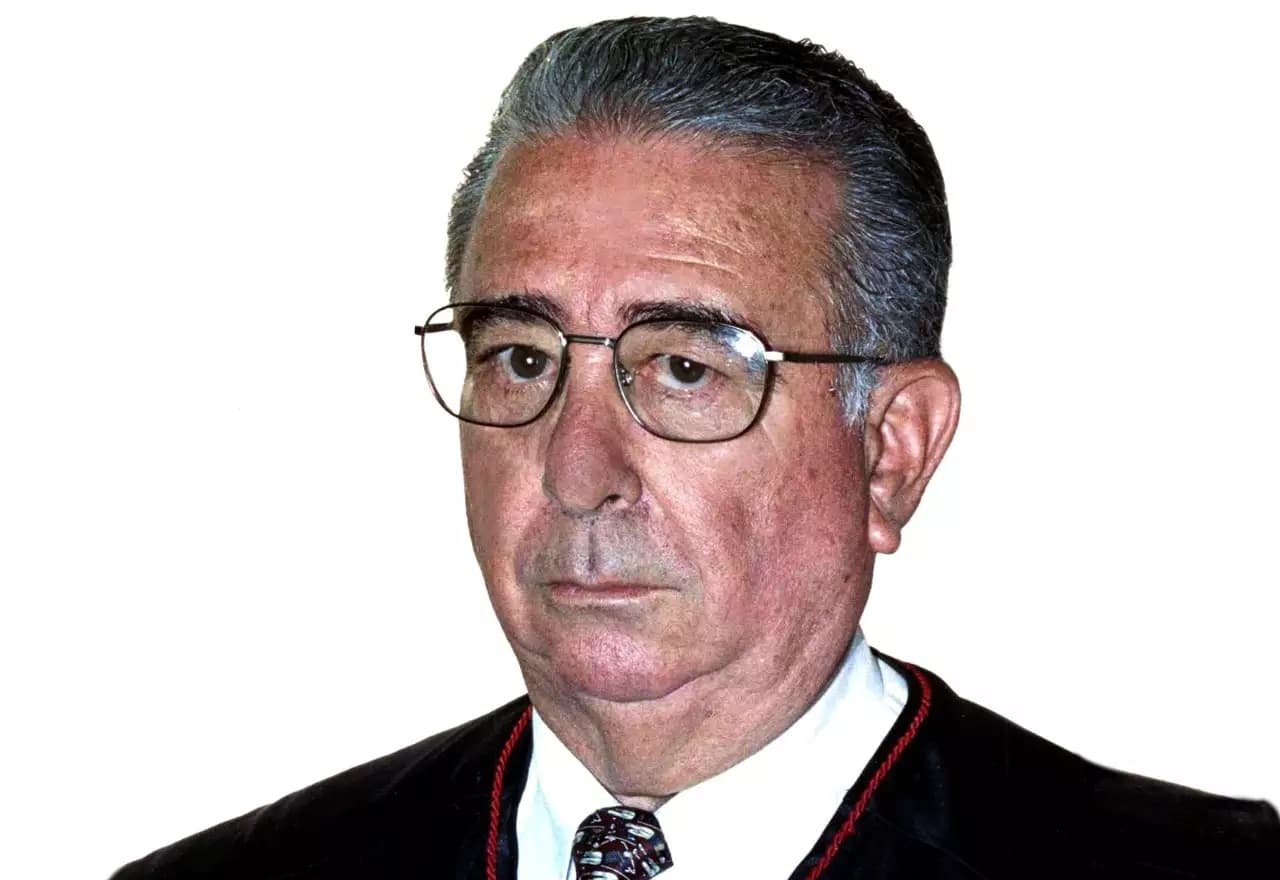 Câmara lamenta com pesar, falecimento de desembargador Athayde Nery de Freitas