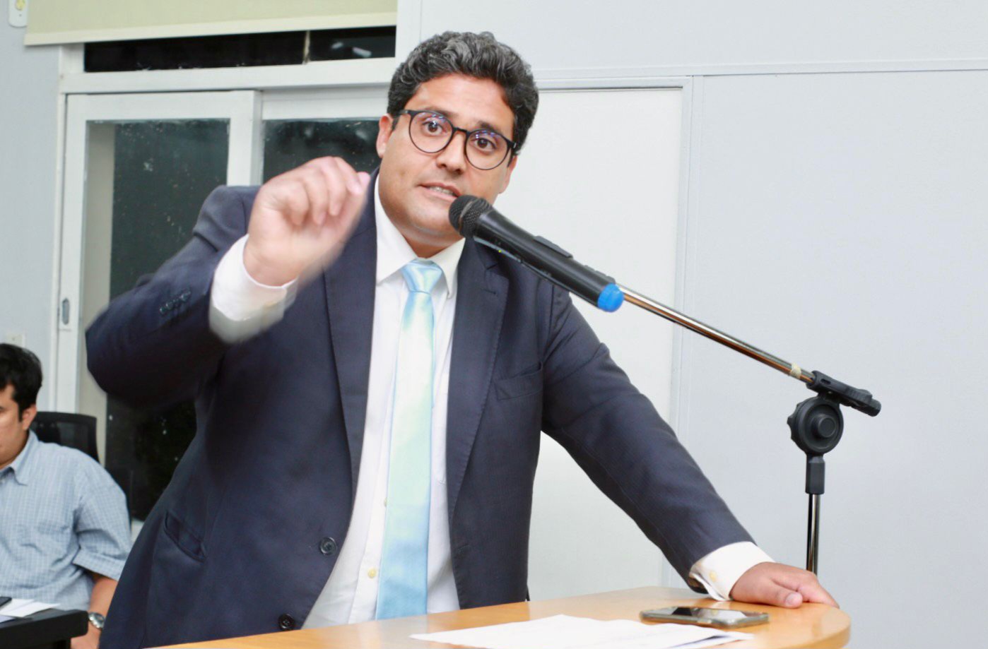 Falta de medicamentos na farmácia municipal preocupa vereador corumbaense