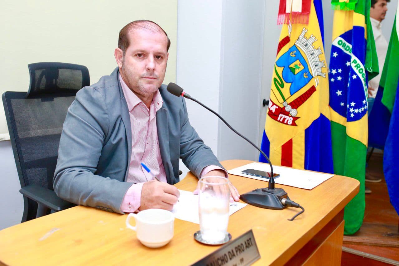 Vereador pede pavimentação asfáltica em via da parte alta da cidade