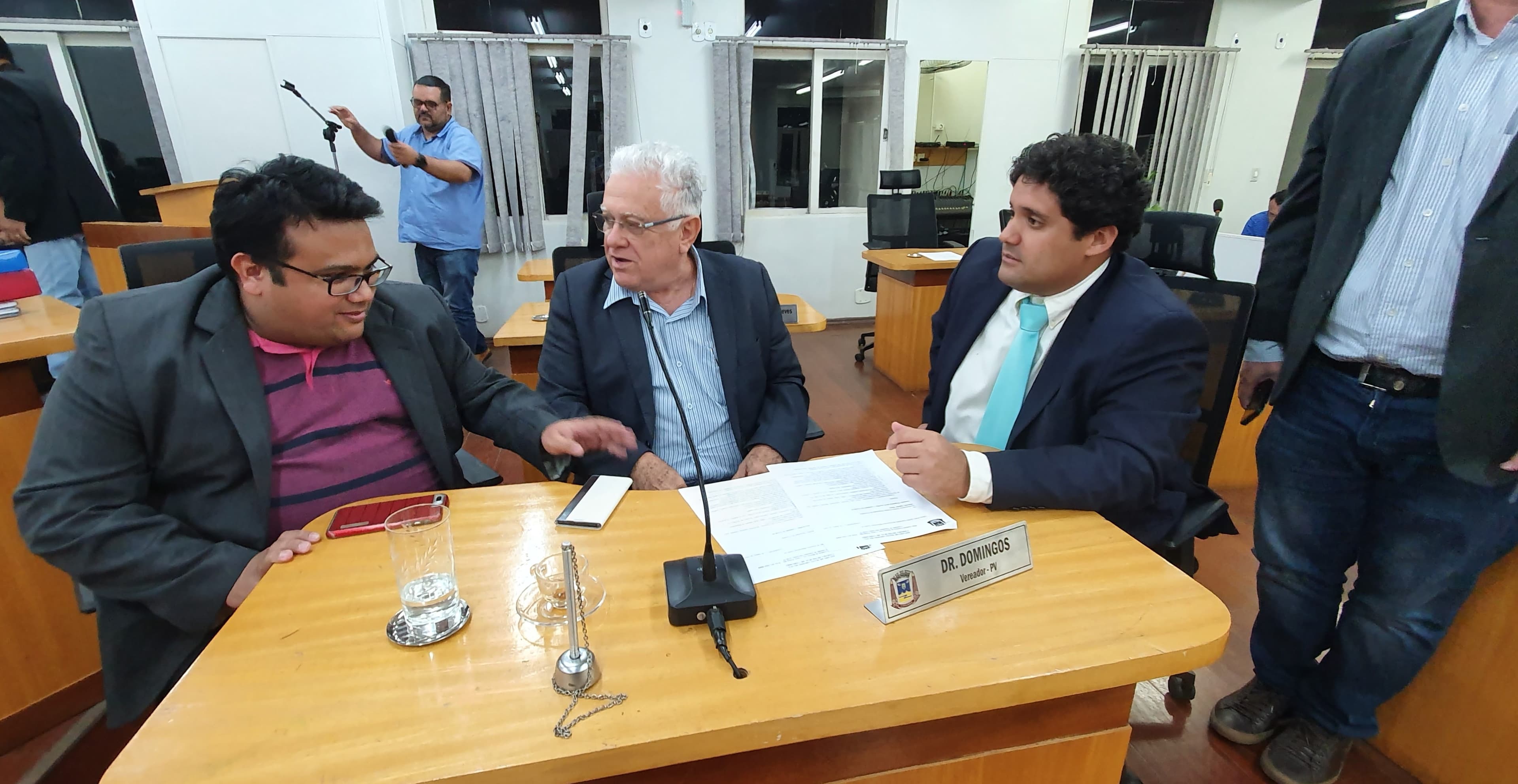 Vereadores pedem apoio para liberação de produtos perecíveis na fronteira