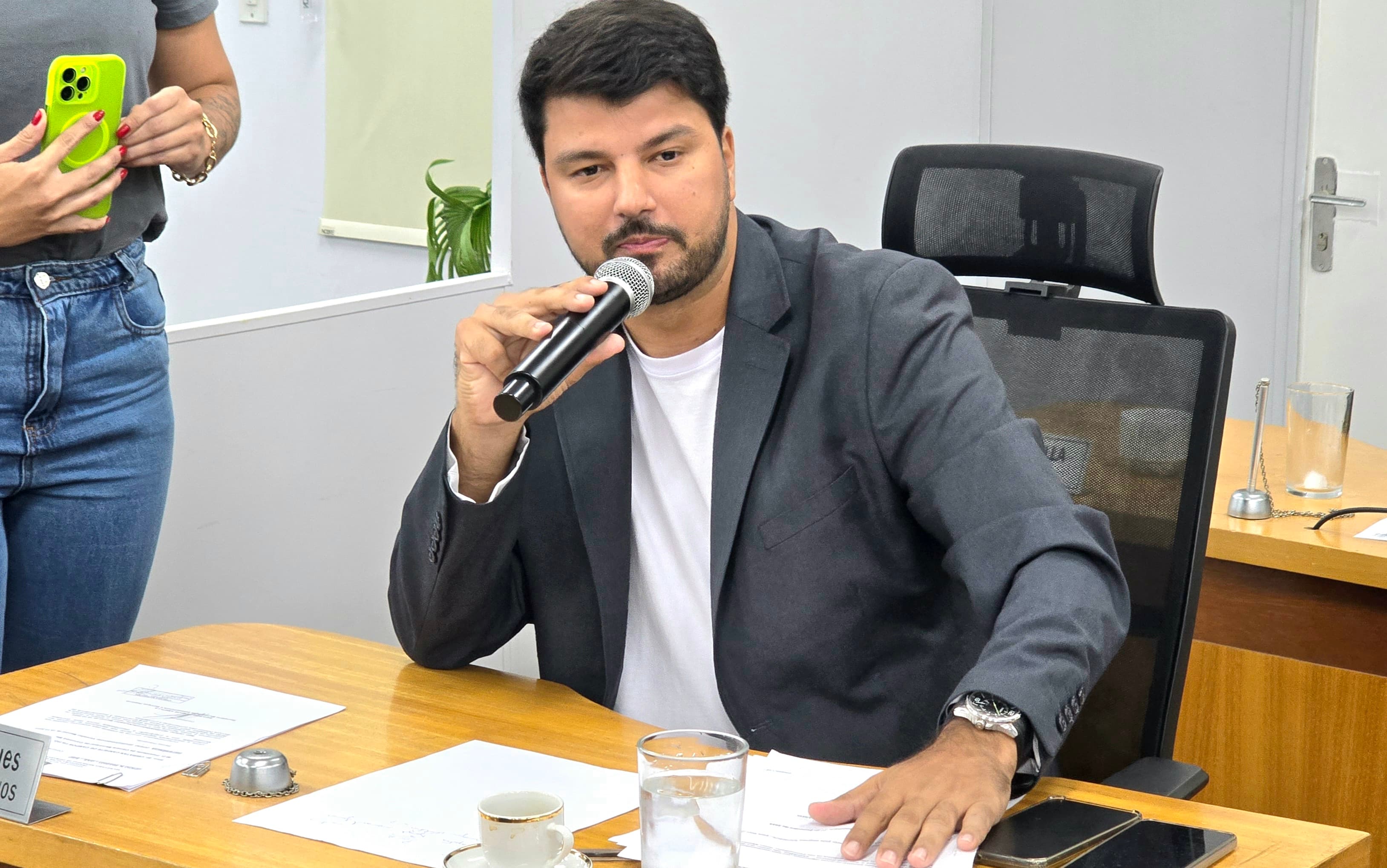 Vereador pede recuperação de ruas e alamedas para melhorar condições de tráfego na cidade