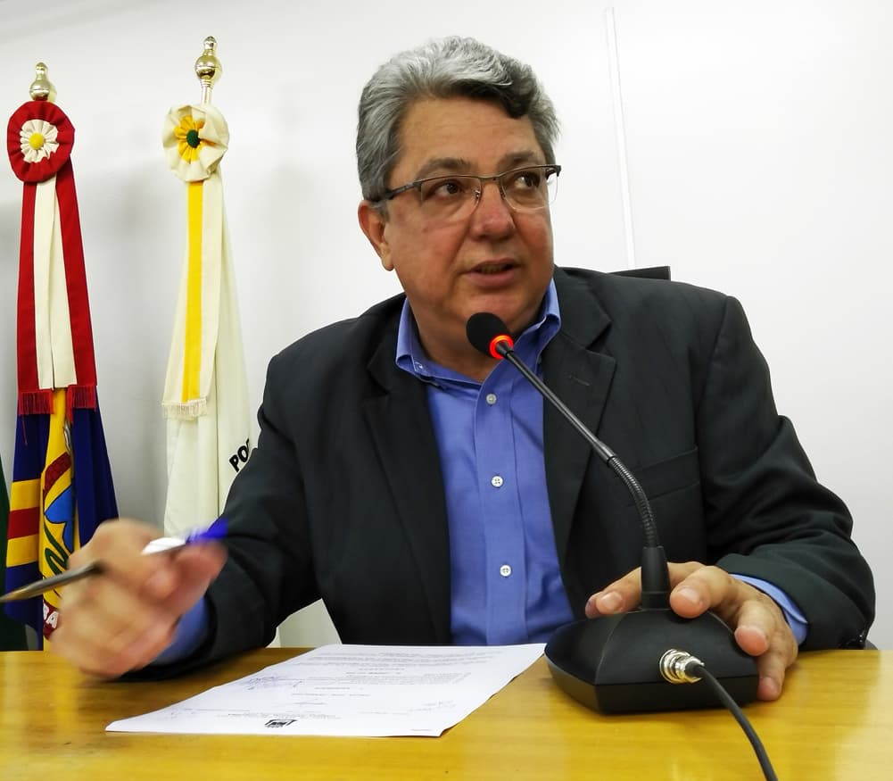 Vereador solicita à Prefeitura, recuperação de vias no Bairro Universitário