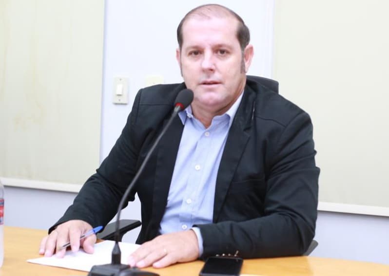 Vereador pede recuperação de pavimento no Bairro Guatós