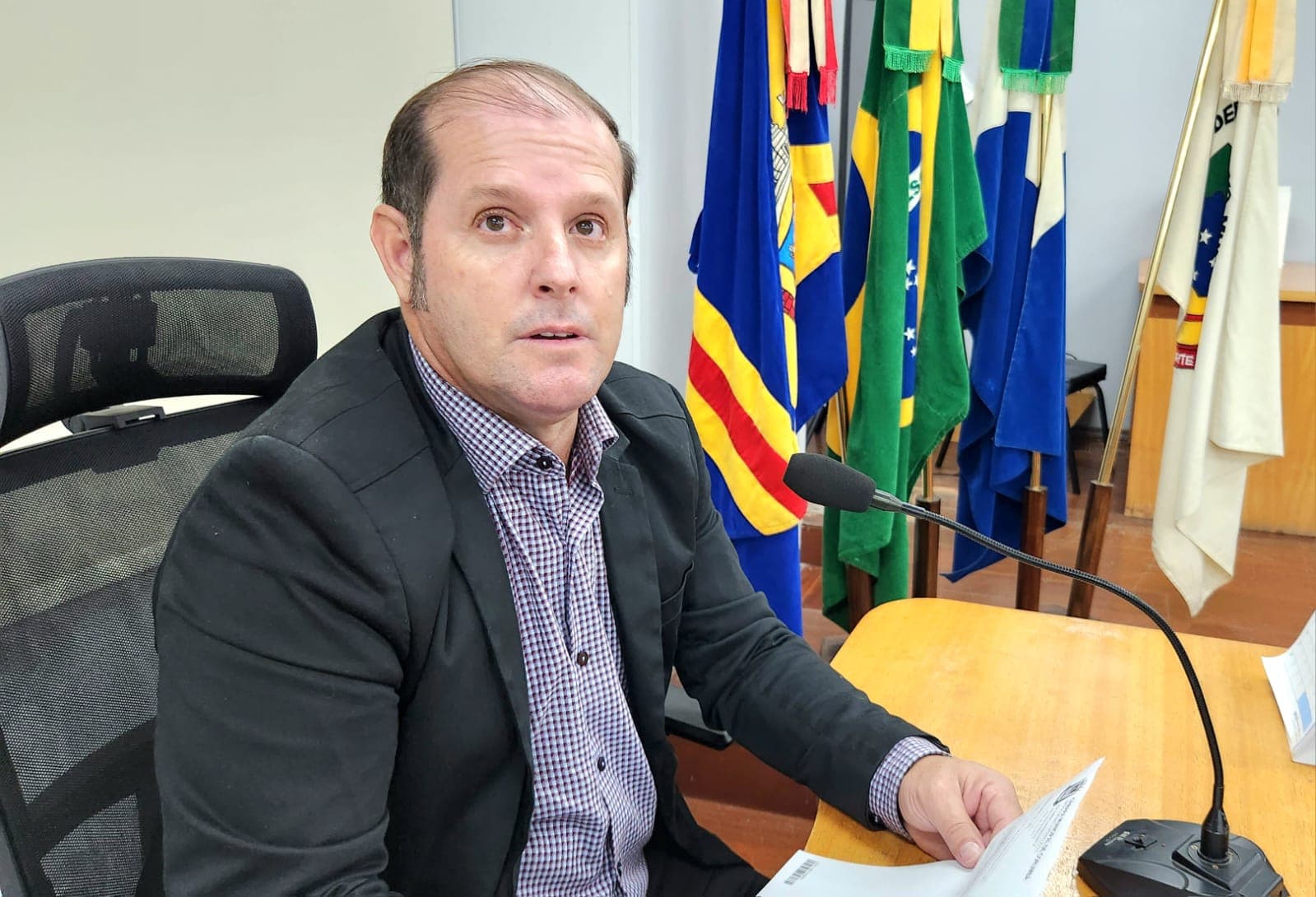 Vereador pede serviços de limpeza em região próxima a APAE
