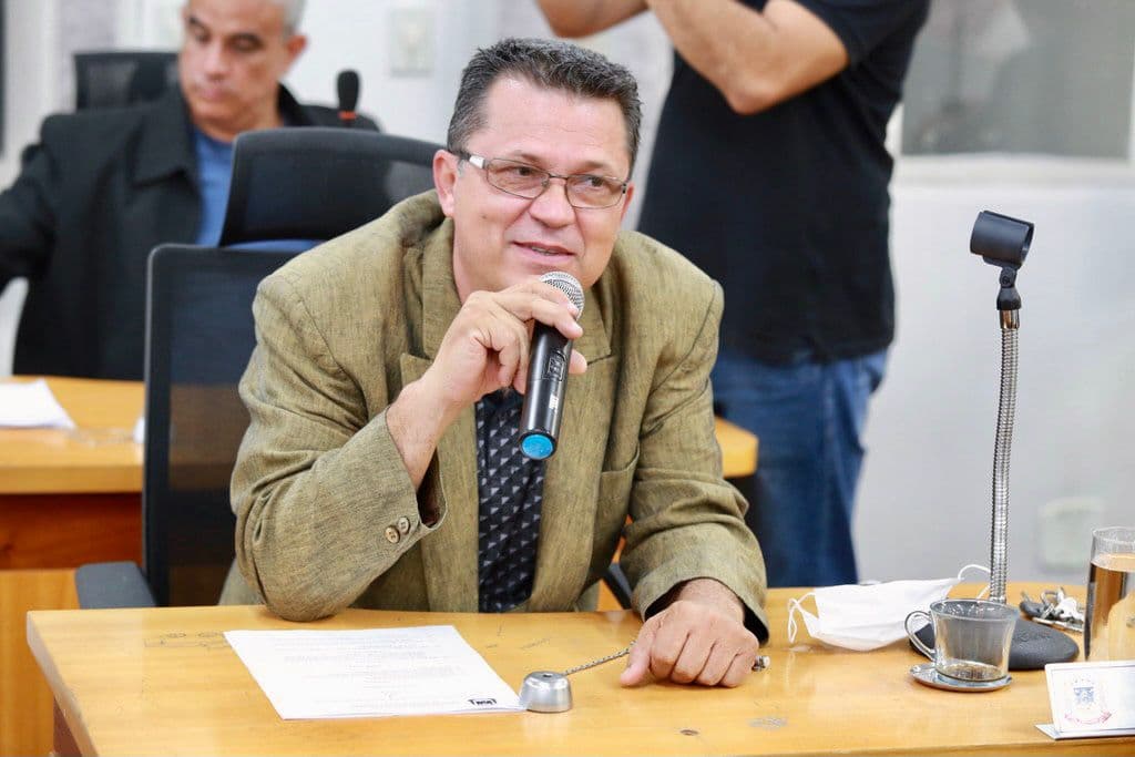 Vereador pede remoção de veículos ‘abandonados’ em vias públicas