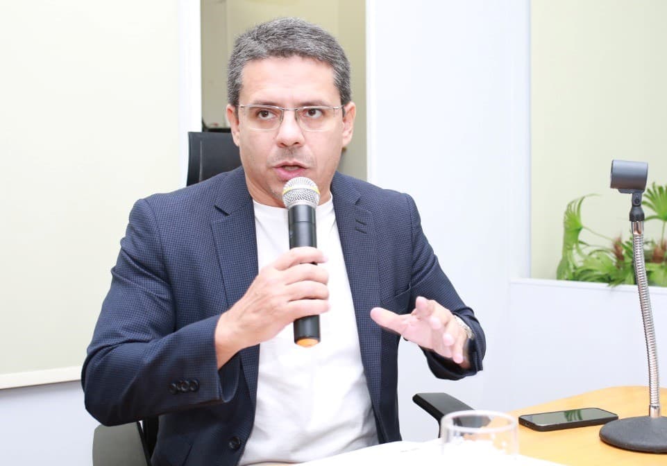 Vereador solicita pavimentação de via pública para melhorar tráfego no Maria Leite