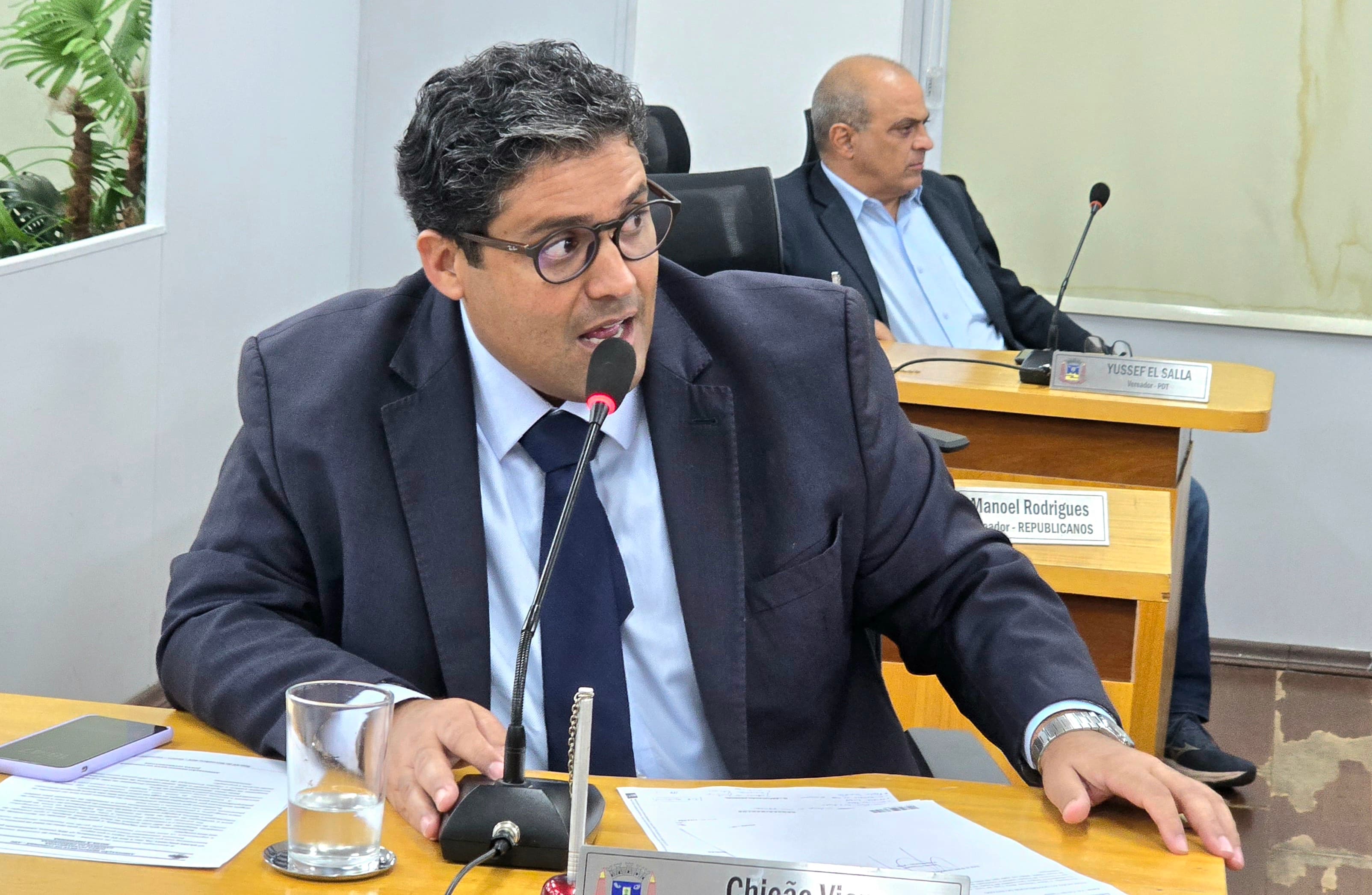 Vereador busca apoio das autoridades para construção de novas moradias em Corumbá