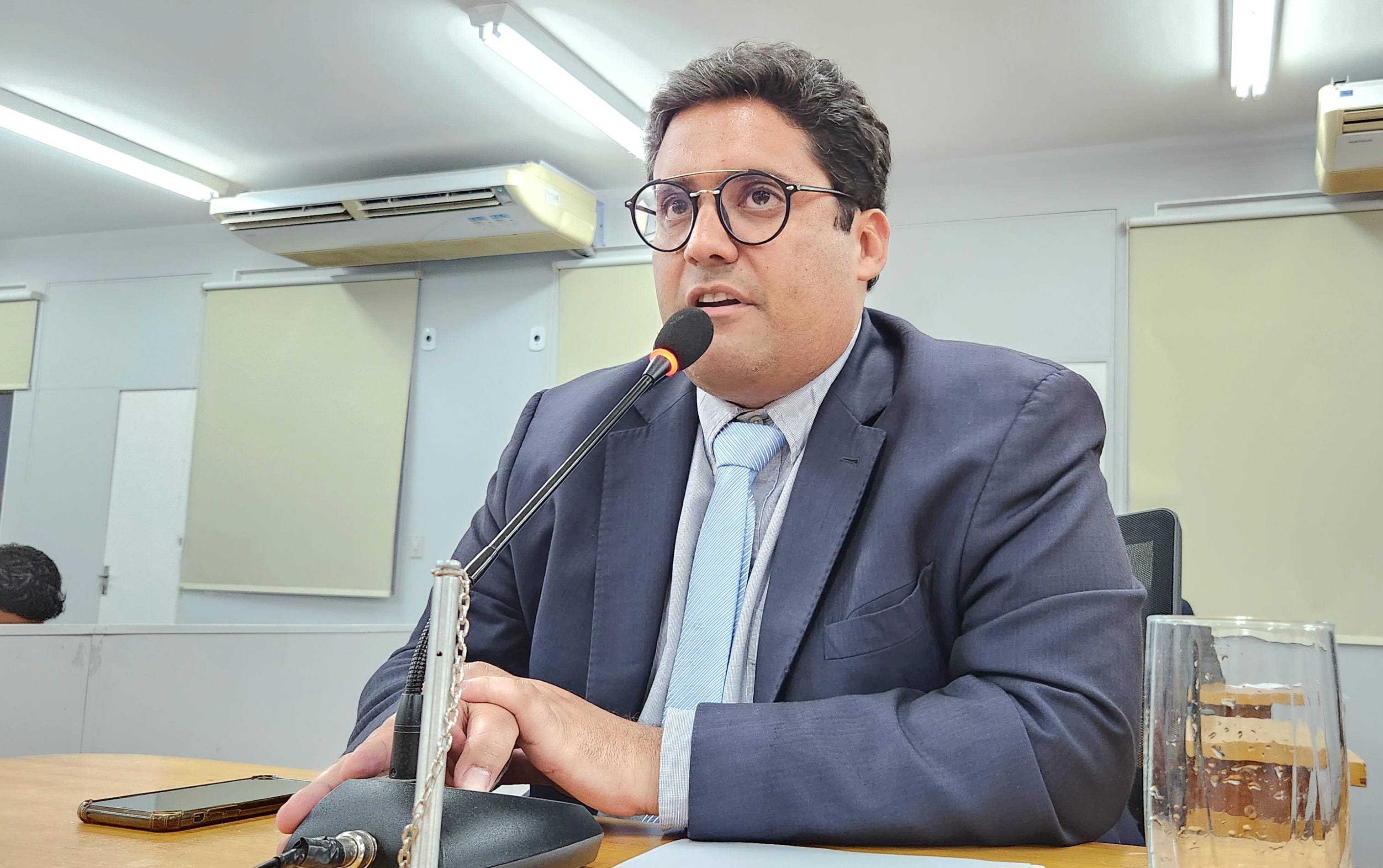 Vereador busca solução para auxiliar imigrantes que vivem em situação de rua