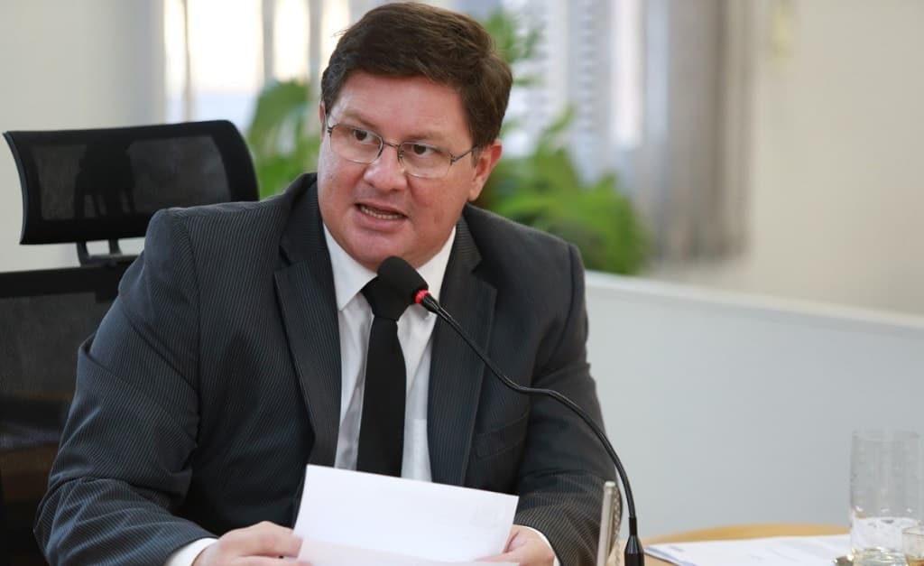 Vereador reivindica recuperação de trecho do pavimento da Joaquim Murtinho