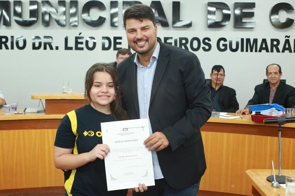Enxadrista corumbaense é homenageada pela Câmara pela conquista de título brasileiro