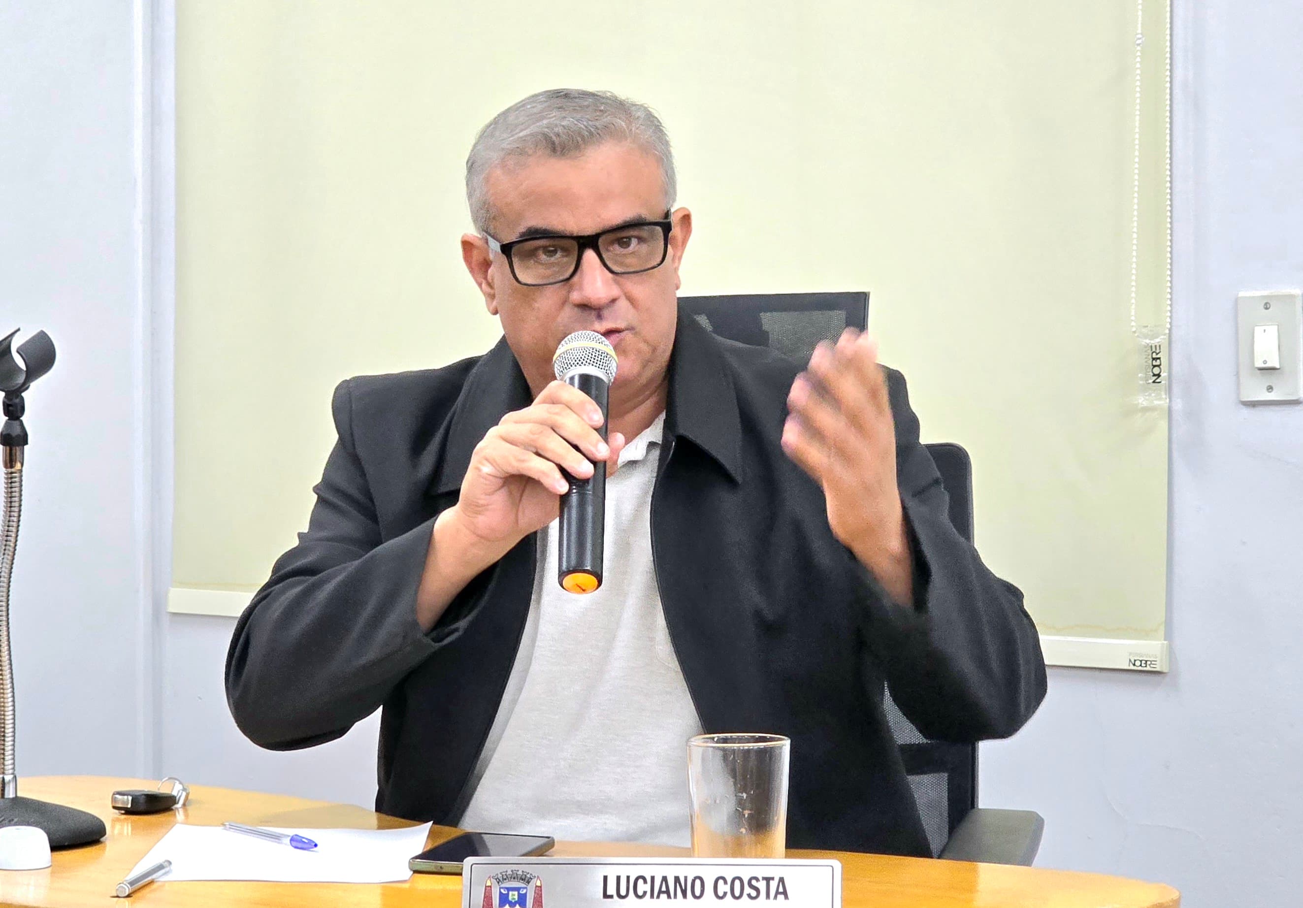 Vereador cobra cumprimento de Lei Federal sobre a História e Cultura Afro-Brasileira