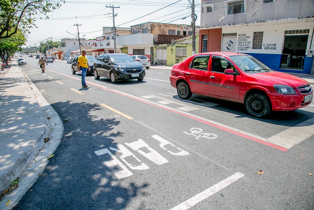 Vereador cobra serviços da Sanesul antes da Prefeitura recapear ruas da cidade