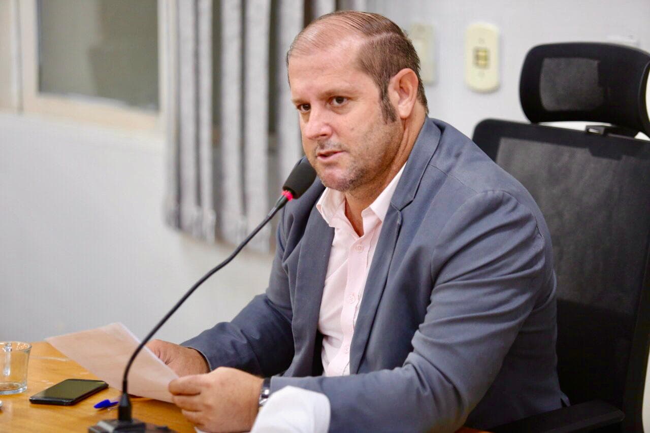 Vereador pede recuperação de pavimento asfáltico da Rua São Paulo